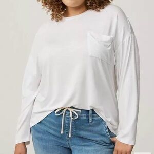 Torrid White Long Sleeve Tee with Pocket Plus Size 5 NWT